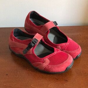 Ahnu Women’s Red Mary Jane Comfort Shoes Size 9